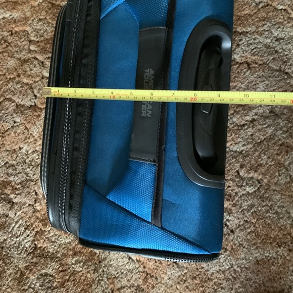 NWOT, American Tourister, Softside Spinner Suitcase - Picture 9 of 16